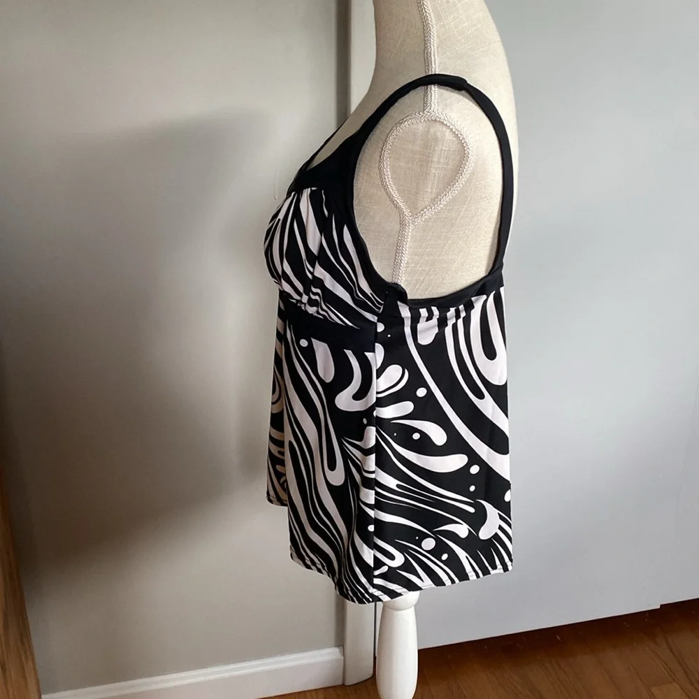 Zero Posur Swimwear Black White Tankini Swim Top Size 16